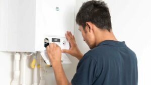 Tecnico al lavoro per Assistenza caldaie Vaillant Salario