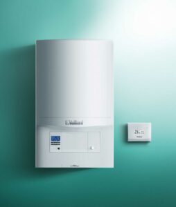 Caldaia murale a condensazione ecoTEC pro VMW + con controllo smart per il massimo comfort e risparmio energetico.
