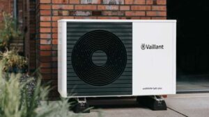 Pompa di calore aroTHERM Split plus con modulo murale