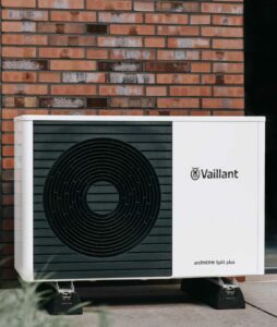 Pompa di calore aroTHERM Split plus con modulo murale