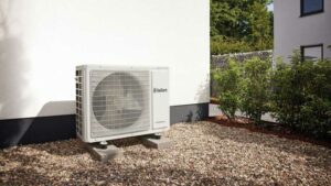 Pompa di calore aroTHERM pure con modulo murale