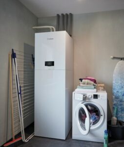 Pompa di calore aroTHERM pure con uniTOWER pure